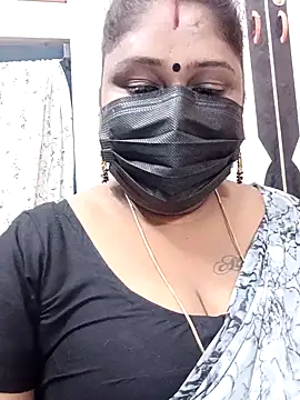 Snapshot of simran21 chatting on 12/29/24, 06:05 simran21 online show from 12/29/24, 06:05