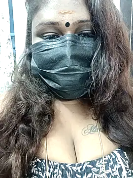 Snapshot of simran21 chatting on 02/02/25, 06:20 simran21 online show from 02/02/25, 06:20