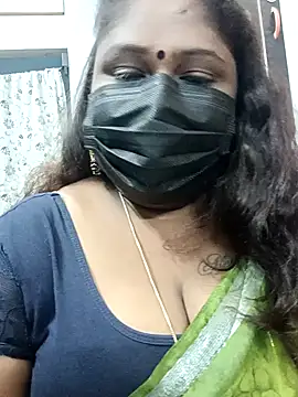 Snapshot of simran21 chatting on 01/08/25, 06:09 simran21 online show from 01/08/25, 06:09