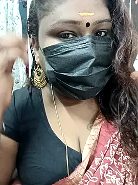 Snapshot of simran21 chatting on 02/01/25, 02:24 simran21 online show from 02/01/25, 02:24