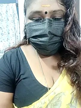 Snapshot of simran21 chatting on 12/18/24, 02:28 simran21 online show from 12/18/24, 02:28