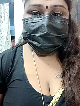 Snapshot of simran21 chatting on 03/08/25, 12:41 simran21 online show from 03/08/25, 12:41