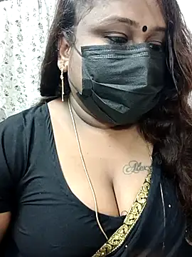 Snapshot of simran21 chatting on 03/08/25, 06:37 simran21 online show from 03/08/25, 06:37