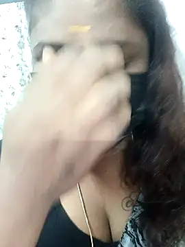 Snapshot of simran21 chatting on 02/23/25, 02:04 simran21 online show from 02/23/25, 02:04