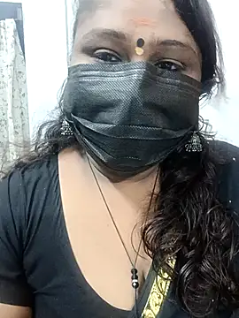 Snapshot of simran21 chatting on 11/15/25, 03:27 simran21 online show from 11/15/25, 03:27