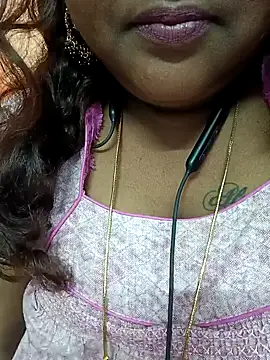 Snapshot of simran21 chatting on 01/05/25, 06:45 simran21 online show from 01/05/25, 06:45