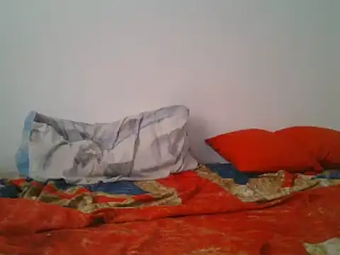 Snapshot of hairygirl80 chatting on 02/06/25, 02:26 hairygirl80 online show from 02/06/25, 02:26