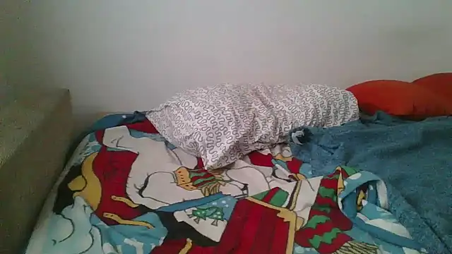 Snapshot of hairygirl80 chatting on 02/06/26, 10:11 hairygirl80 online show from 02/06/26, 10:11