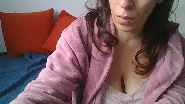 Snapshot of hairygirl80 chatting on 10/10/25, 08:59 hairygirl80 online show from 10/10/25, 08:59