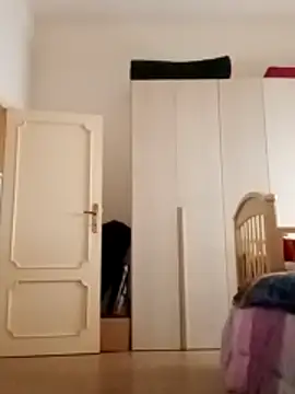 Snapshot of hairygirl80 chatting on 02/02/26, 10:58 hairygirl80 online show from 02/02/26, 10:58