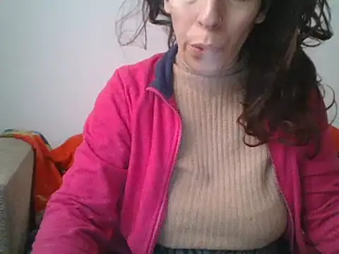Snapshot of hairygirl80 chatting on 02/18/25, 08:49 hairygirl80 online show from 02/18/25, 08:49