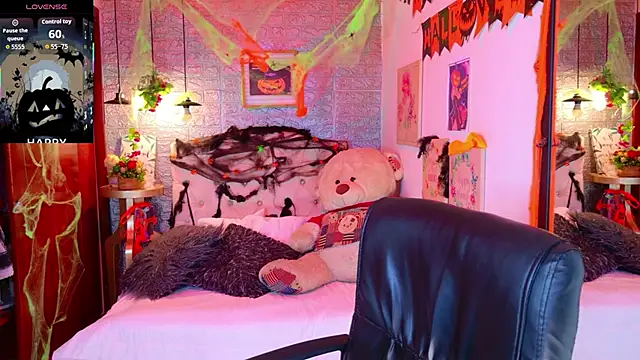 meghan nill online show from 10/22/25, 03:06