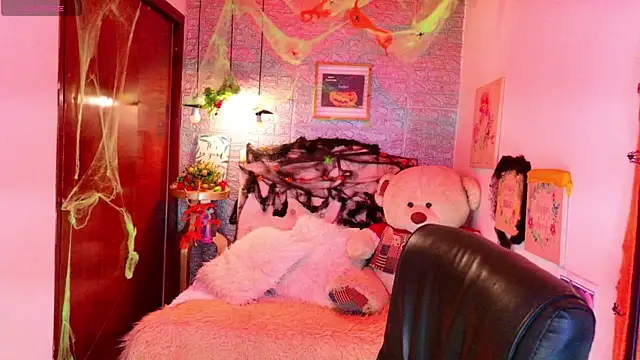 meghan nill online show from 10/04/25, 02:57