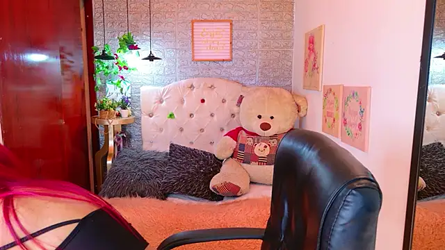 meghan nill online show from 11/26/25, 02:55