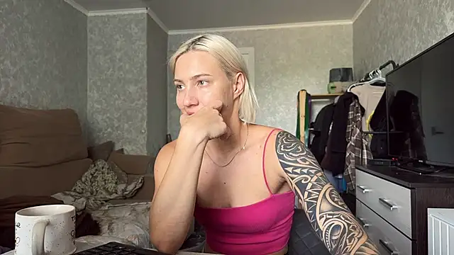 Snapshot of AnneBall chatting on 07/02/26, 11:38 AnneBall online show from 07/02/26, 11:38