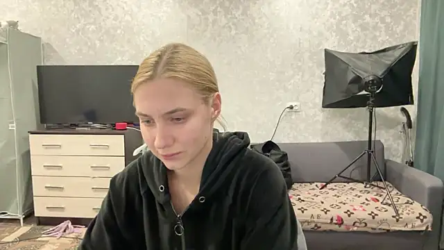 Snapshot of AnneBall chatting on 01/22/25, 05:06 AnneBall online show from 01/22/25, 05:06