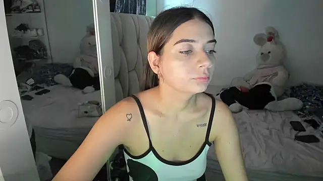 Snapshot of KittyKlum chatting on 07/13/26, 04:39 KittyKlum online show from 07/13/26, 04:39