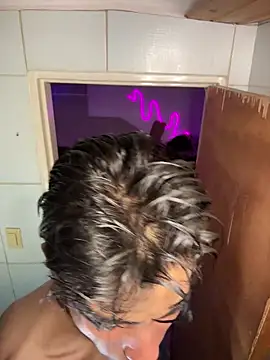 Mauuu18 online show from 11/27/25, 01:39