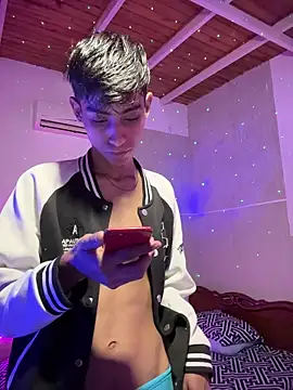 Mauuu18 online show from 10/18/25, 02:35