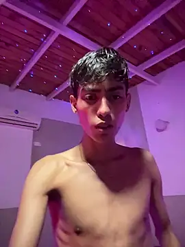 Mauuu18 online show from 10/26/25, 02:56