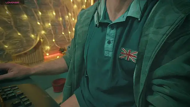 Snapshot of alex-volo chatting on 12/20/24, 05:40 alex-volo online show from 12/20/24, 05:40