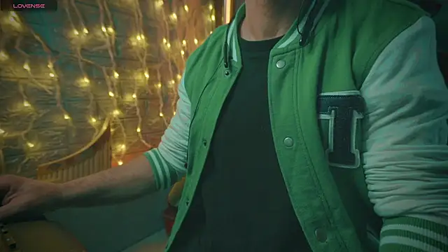 Snapshot of alex-volo chatting on 12/27/24, 04:36 alex-volo online show from 12/27/24, 04:36