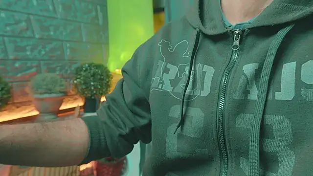 Snapshot of alex-volo chatting on 03/18/25, 07:01 alex-volo online show from 03/18/25, 07:01