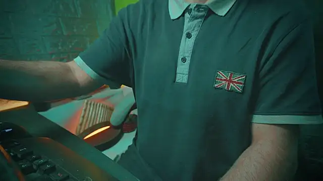 Snapshot of alex-volo chatting on 02/02/25, 01:12 alex-volo online show from 02/02/25, 01:12