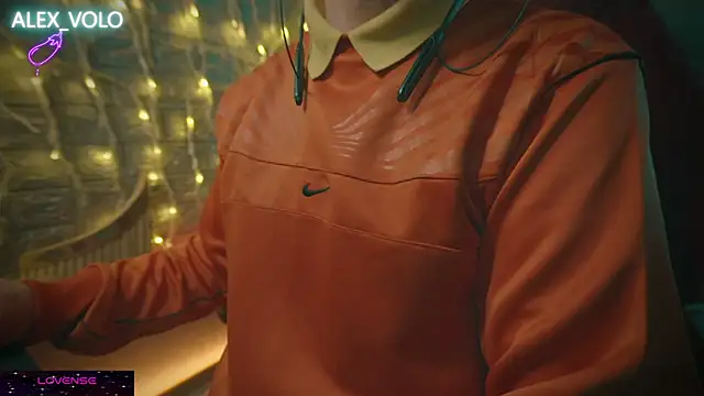 Snapshot of alex-volo chatting on 01/12/25, 04:52 alex-volo online show from 01/12/25, 04:52