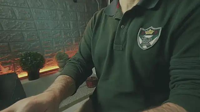 Snapshot of alex-volo chatting on 10/08/25, 04:47 alex-volo online show from 10/08/25, 04:47