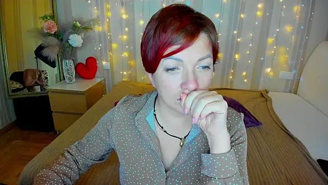 Snapshot of Katherine_Fox chatting on 03/06/25, 06:05 Katherine Fox online show from 03/06/25, 06:05