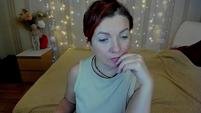 Snapshot of Katherine_Fox chatting on 03/21/25, 08:17 Katherine Fox online show from 03/21/25, 08:17