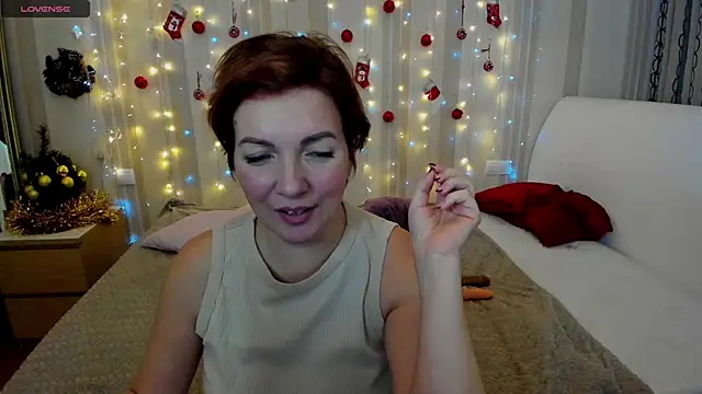 Snapshot of Katherine_Fox chatting on 12/18/24, 10:19 Katherine Fox online show from 12/18/24, 10:19