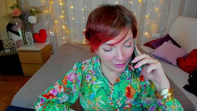 Snapshot of Katherine_Fox chatting on 03/08/25, 08:00 Katherine Fox online show from 03/08/25, 08:00