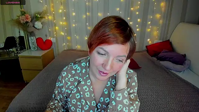 Snapshot of Katherine_Fox chatting on 02/08/25, 10:39 Katherine Fox online show from 02/08/25, 10:39