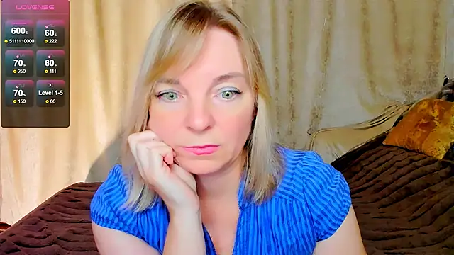 Snapshot of Regina__blue chatting on 09/12/25, 06:40 Regina  blue online show from 09/12/25, 06:40