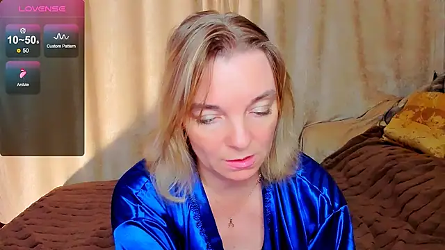 Snapshot of Regina__blue chatting on 10/03/25, 05:58 Regina  blue online show from 10/03/25, 05:58