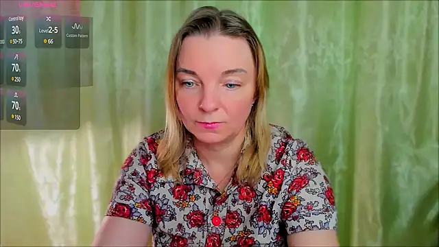 Snapshot of Regina__blue chatting on 03/16/25, 08:32 Regina  blue online show from 03/16/25, 08:32