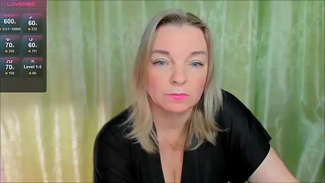 Snapshot of Regina__blue chatting on 03/22/25, 05:52 Regina  blue online show from 03/22/25, 05:52