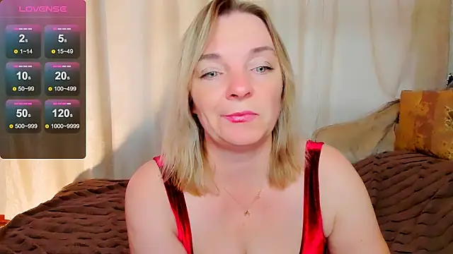 Snapshot of Regina__blue chatting on 10/01/25, 02:54 Regina  blue online show from 10/01/25, 02:54