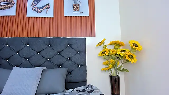 Zoe pss online show from 10/30/25, 07:22