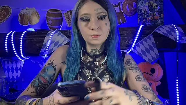 Snapshot of coyemoo chatting on 09/28/25, 08:21 coyemoo online show from 09/28/25, 08:21