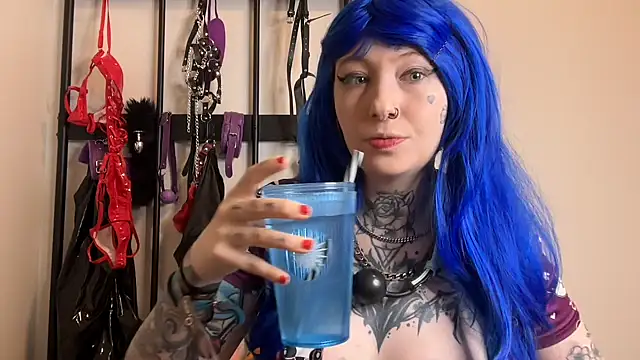 coyemoo online show from 04/11/26, 11:30