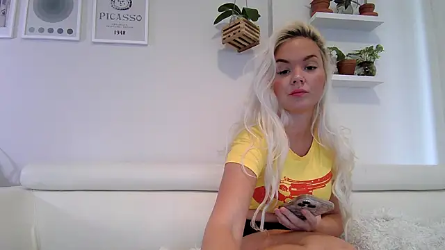 Snapshot of badblondebunny chatting on 02/05/26, 09:10 badblondebunny online show from 02/05/26, 09:10