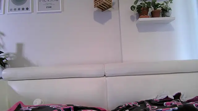 Snapshot of badblondebunny chatting on 10/08/25, 08:53 badblondebunny online show from 10/08/25, 08:53
