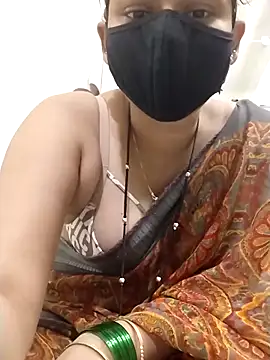 Snapshot of Kashish_18 chatting on 12/21/25, 07:43 Kashish 18 online show from 12/21/25, 07:43