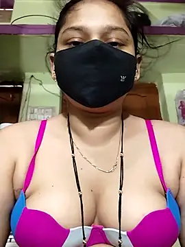 Snapshot of Kashish_18 chatting on 06/10/26, 09:54 Kashish 18 online show from 06/10/26, 09:54