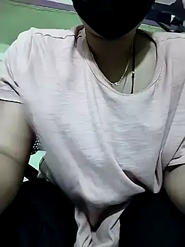 Snapshot of Kashish_18 chatting on 04/25/26, 01:52 Kashish 18 online show from 04/25/26, 01:52