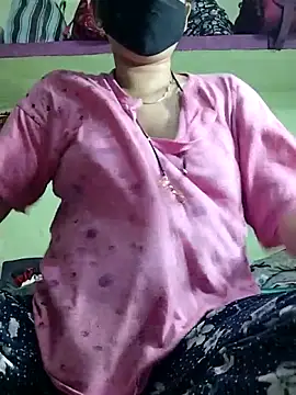 Snapshot of Kashish_18 chatting on 04/28/26, 07:02 Kashish 18 online show from 04/28/26, 07:02