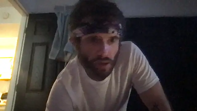 Snapshot of SpunCandy chatting on 10/27/25, 03:29 SpunCandy online show from 10/27/25, 03:29